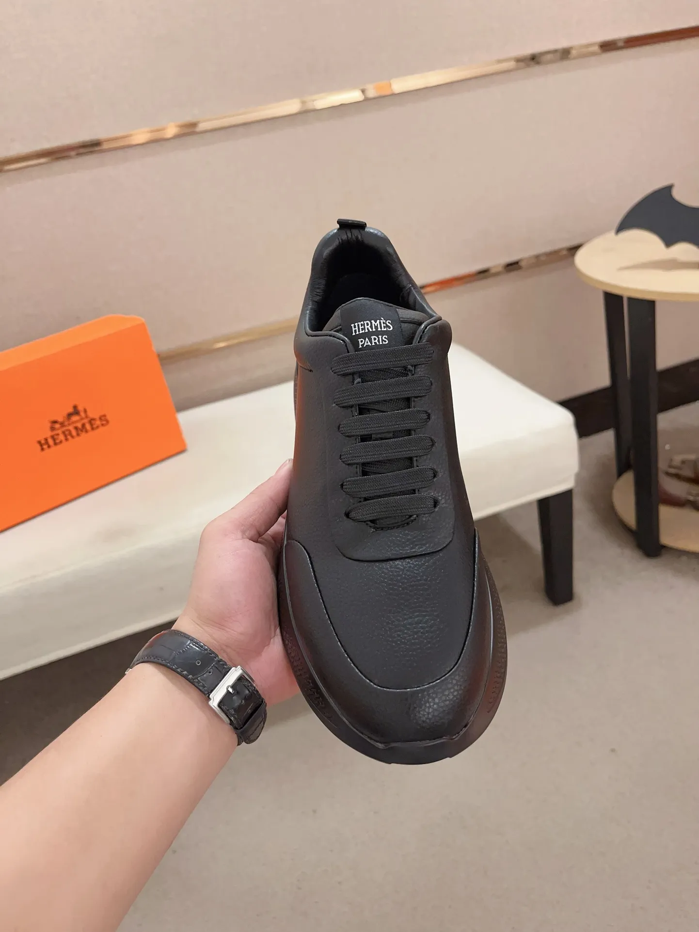 Men's clothing and shoes💰: 442💰《HERMES》【Classic original single version】Hermès; top 🔝purchase agent🔍🔍men's latest 🇺🇸 counter sales simultaneously, imported from Italy original ▲▲cowhide ▲▲ (high-end, nobility, class) ) Exquisite workmanship (Italian 🇮🇹 imported water-dyed 🐂 cowhide lining) sole: original sole provided by the original factory, ⚠️exclusive double-layer activity·TPR·rubber·combined molded outsole; super comfortable·wear-resistant·non-slip·environmental protection The real thing is more beautiful if you take the real thing (high quality, follow the order). You can enter and exit the counter at will * Number of yards: 38-44 (45 can be customized and cannot be returned or exchanged)